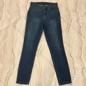 Calvin Klein high-rise skinny women’s jeans size 6 new without tags